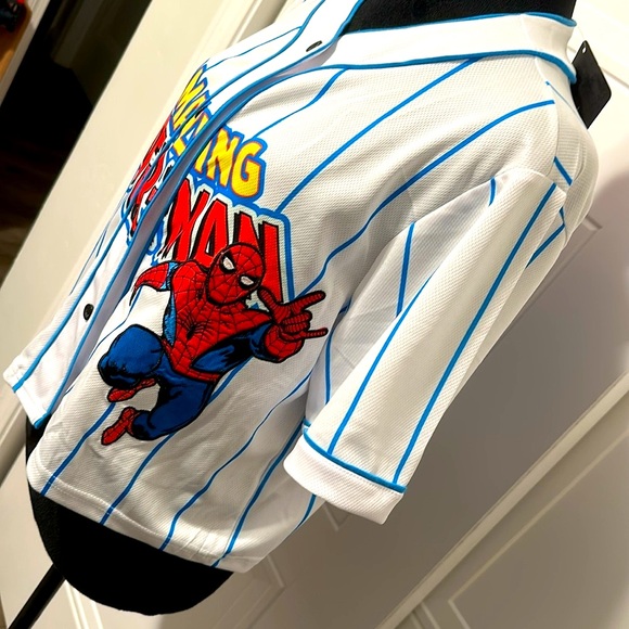 Amazing Spider-Man women’s crop button down top - Picture 3 of 9